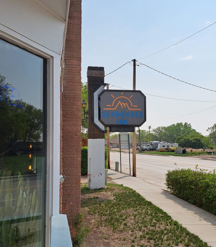 Image of the sundowner inn sign